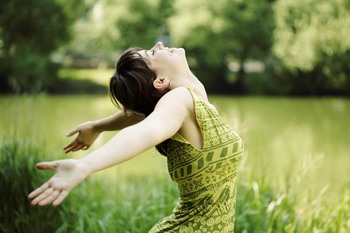 Frau in der Natur